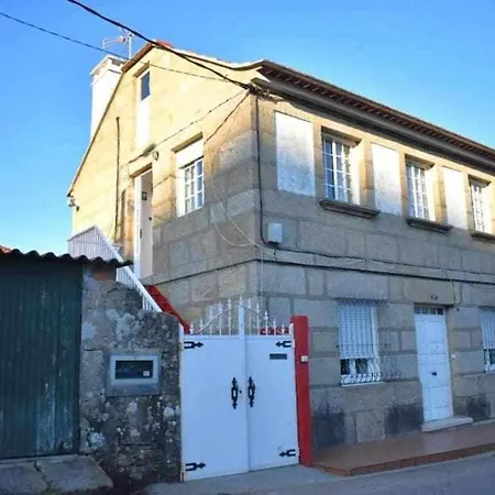 Casa Samil 1ª Planta Con Jardin Holiday home *